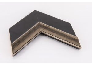 Black Moulding- Silver Lip -Leigh Lambert (BUC222)